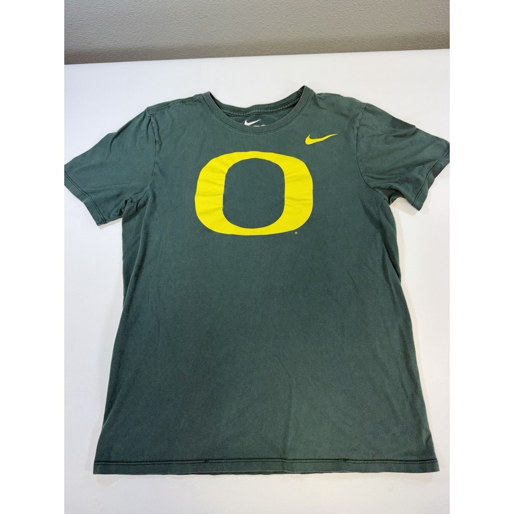 Nike Oregon Ducks T Shirt Mens Small S Green Yellow O Logo Athletic Cut Tee NCAA